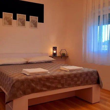 Apartman Mediteran - *